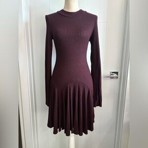 Lost & Wander Sz M Elegant Burgundy Ribbed Dress